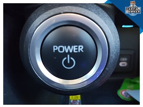 Used 2023 Toyota Venza LE image 22