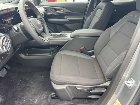 New 2026 Chevrolet Equinox EV LT image 13