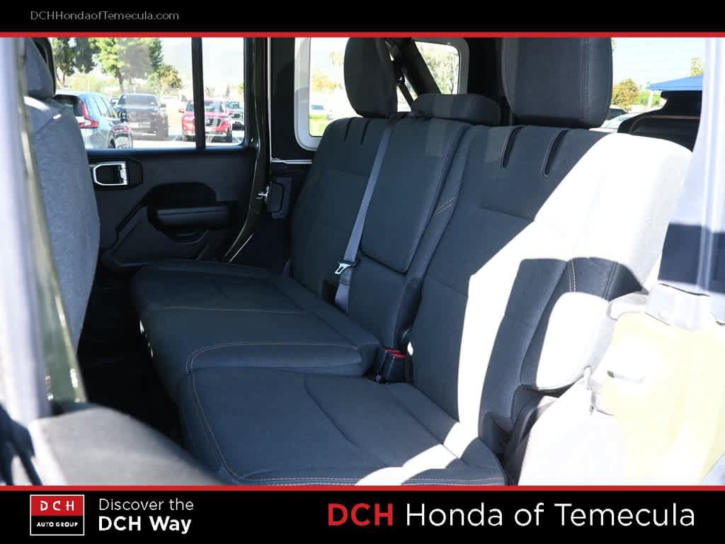 Used 2024 Jeep Wrangler Unlimited AWD/4WD image 19