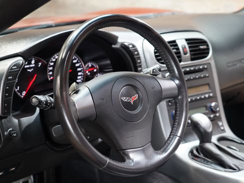 Used 2006 Chevrolet Corvette Coupe w/ Preferred Equipment Group image 40
