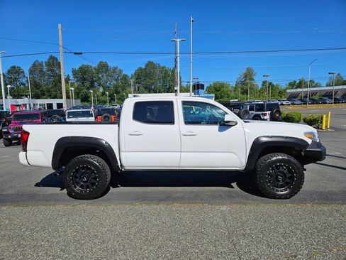 Used 2022 Toyota Tacoma SR AWD/4WD image 6