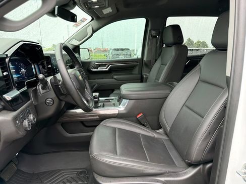 Used 2024 Chevrolet Silverado 1500 LTZ AWD/4WD image 18