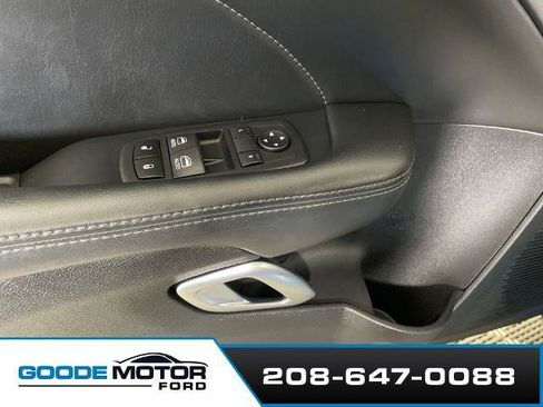 Used 2020 Dodge Challenger R/T Scat Pack RWD image 9