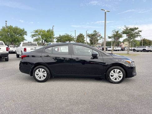Used 2025 Nissan Versa S w/ Trunk Package FWD image 2