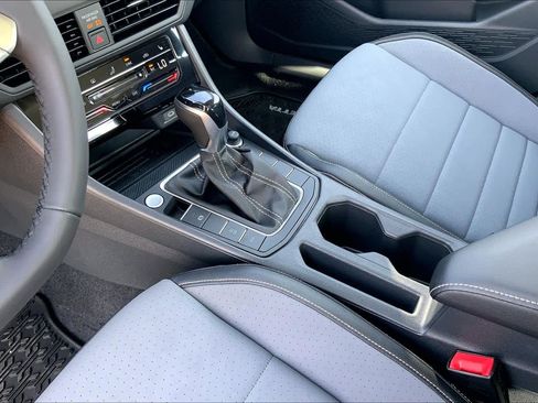 New 2026 Volkswagen Jetta SE FWD image 7