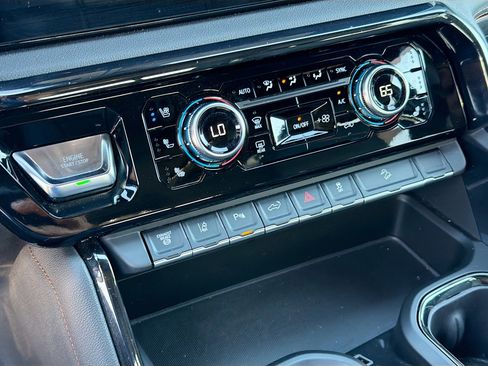 Used 2024 GMC Sierra 2500 AT4 w/ AT4 Premium Plus Package image 33