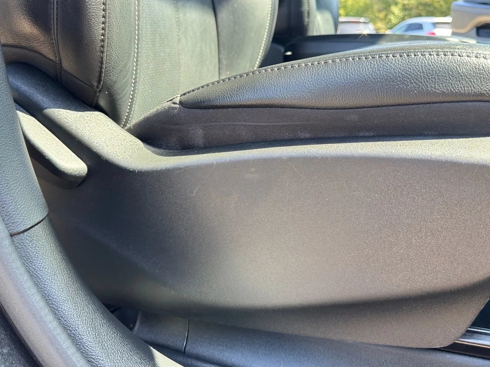 Used 2020 Chrysler Pacifica Touring-L w/ Advanced Safetytec Group FWD image 23
