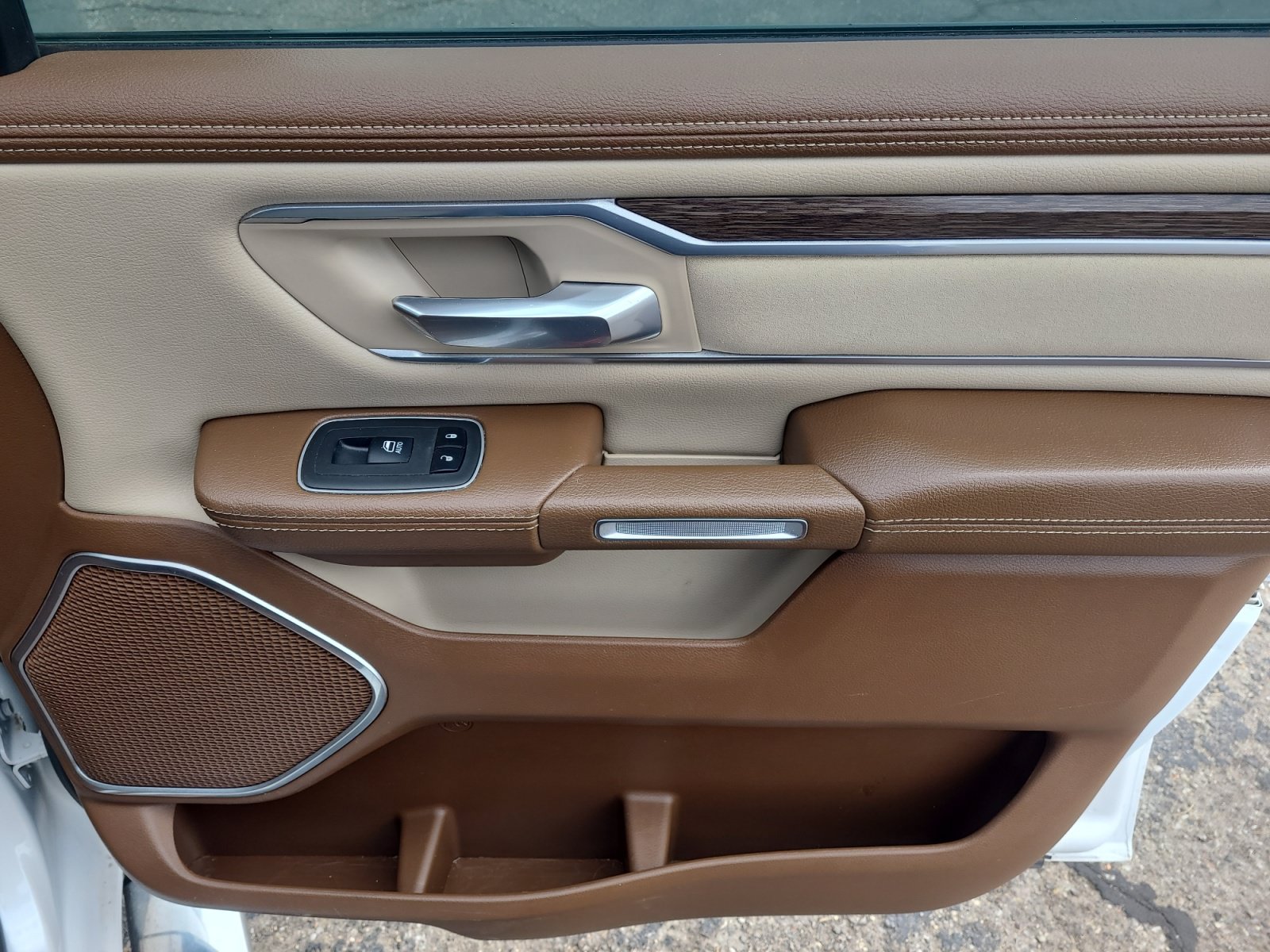 Used 2020 RAM 1500 Laramie AWD/4WD image 31