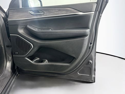 Used 2022 Jeep Grand Cherokee Limited 4xe AWD/4WD image 35