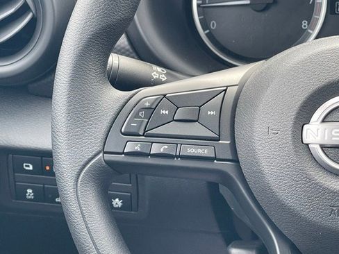 New 2025 Nissan Kicks Play S image 19