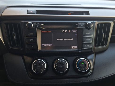 Used 2016 Toyota RAV4 LE image 12