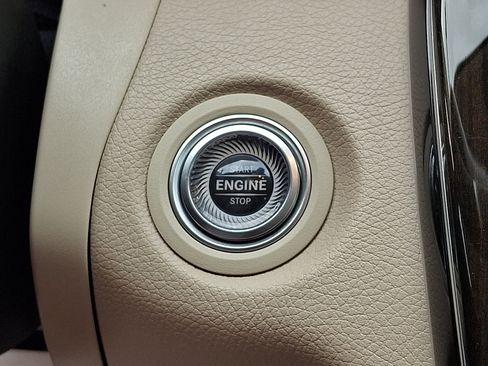 Used 2019 Mercedes-Benz C 300 4MATIC Sedan image 22