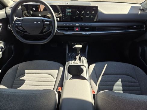 Used 2025 Kia K4 EX image 2