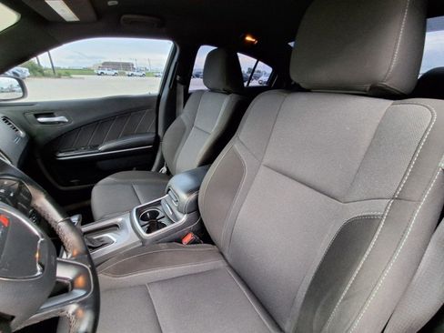Used 2020 Dodge Charger SXT RWD image 11