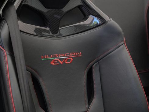 Used 2021 Lamborghini Huracan EVO RWD image 35