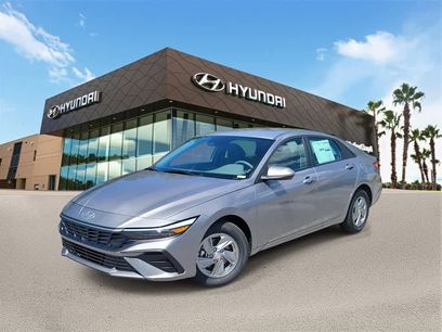 New 2025 Hyundai Elantra SE