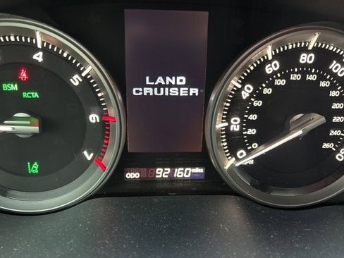 Used 2019 Toyota Land Cruiser image 13