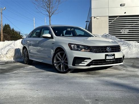 Used 2017 Volkswagen Passat 1.8T R-Line image 1