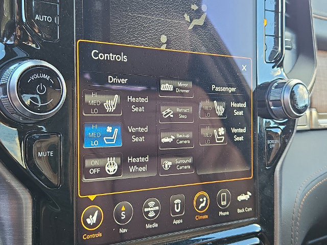 Used 2019 RAM 1500 Limited AWD/4WD image 16