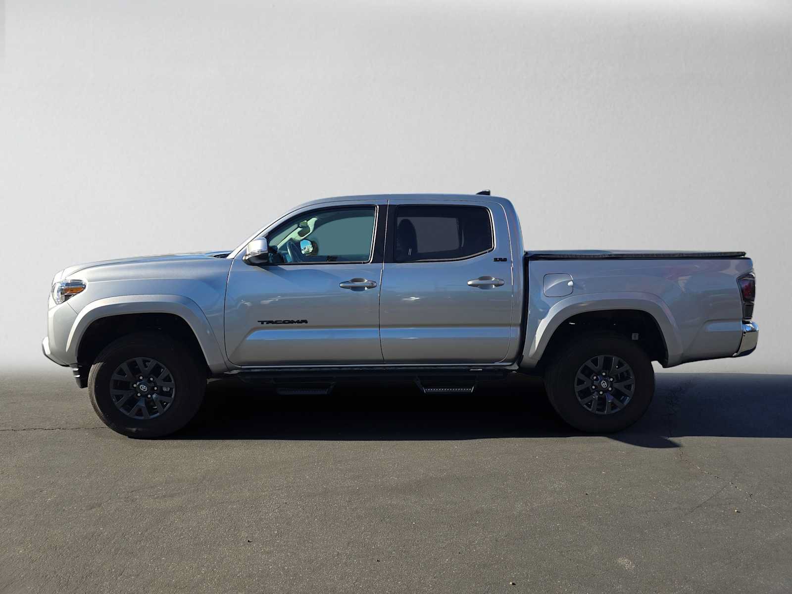 Certified 2023 Toyota Tacoma SR5 w/ Technology Package AWD/4WD image 6