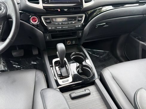 Used 2019 Honda Ridgeline RTL-E image 16