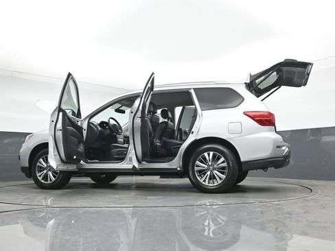 Used 2018 Nissan Pathfinder SL AWD/4WD image 50