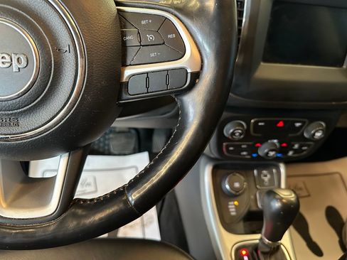 Used 2020 Jeep Compass Latitude w/ Cold Weather Group AWD/4WD image 12