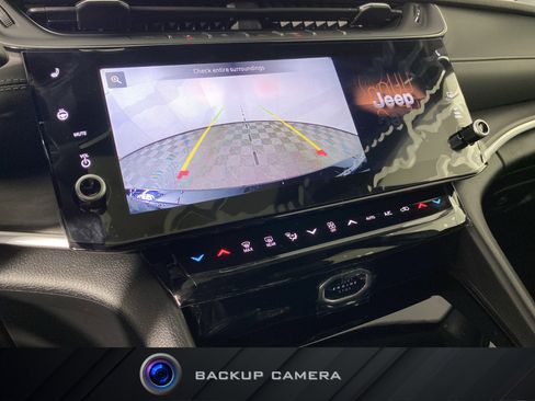 New 2026 Jeep Grand Cherokee Altitude image 5