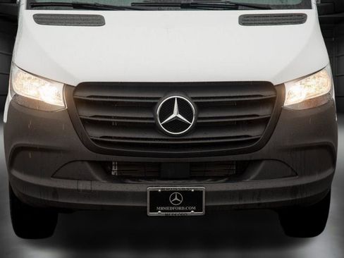 Used 2025 Mercedes-Benz Sprinter 2500 image 11