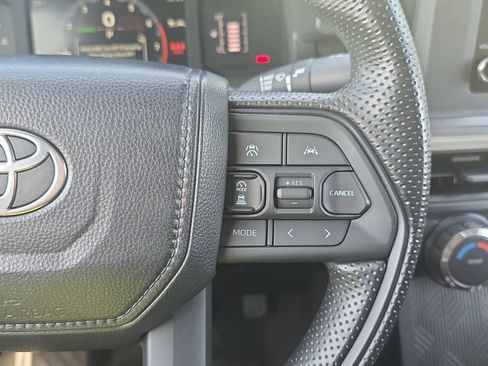 Used 2025 Toyota Tacoma SR5 AWD/4WD image 18