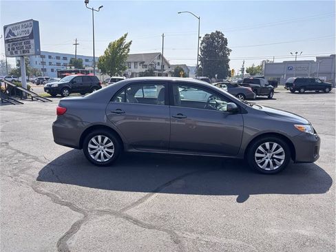 Used 2013 Toyota Corolla LE FWD image 6