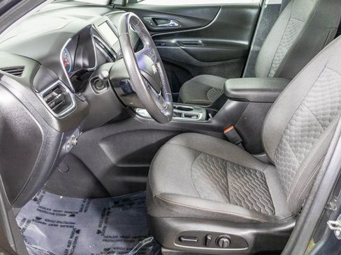Used 2019 Chevrolet Equinox LT w/ Driver Convenience Package image 25