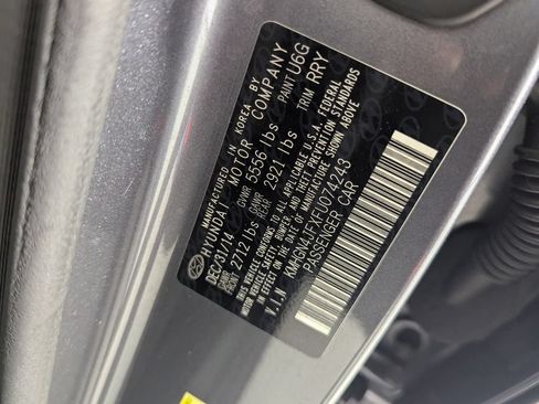 Used 2015 Hyundai Genesis 5.0 RWD image 27