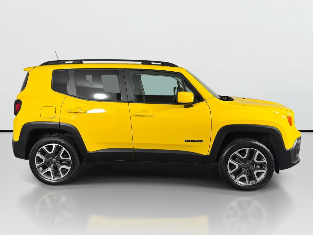 Used 2018 Jeep Renegade Latitude w/ Cold Weather Group AWD/4WD image 2