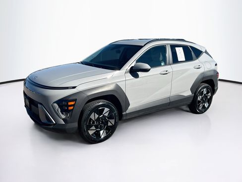 Used 2025 Hyundai Kona SEL AWD/4WD image 3