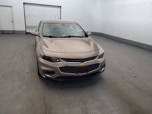 Used 2018 Chevrolet Malibu LT w/ Leather Package FWD image 14
