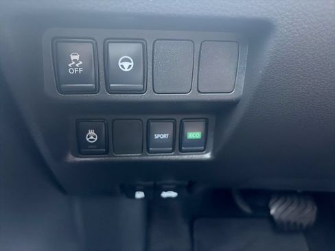 Used 2022 Nissan Rogue Sport SL w/ Premium Package FWD image 18
