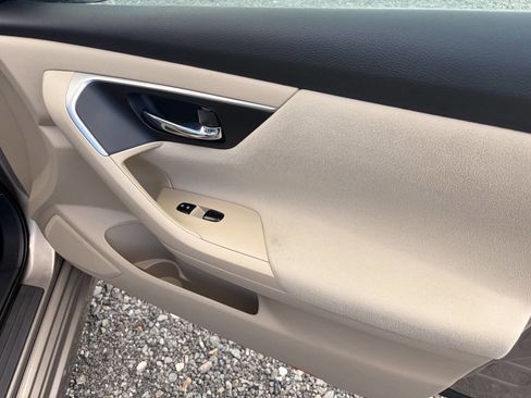Used 2015 Nissan Altima 2.5 S FWD image 22