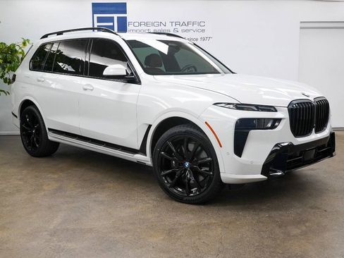 Used 2023 BMW X7 xDrive40i w/ Executive Package AWD/4WD image 3