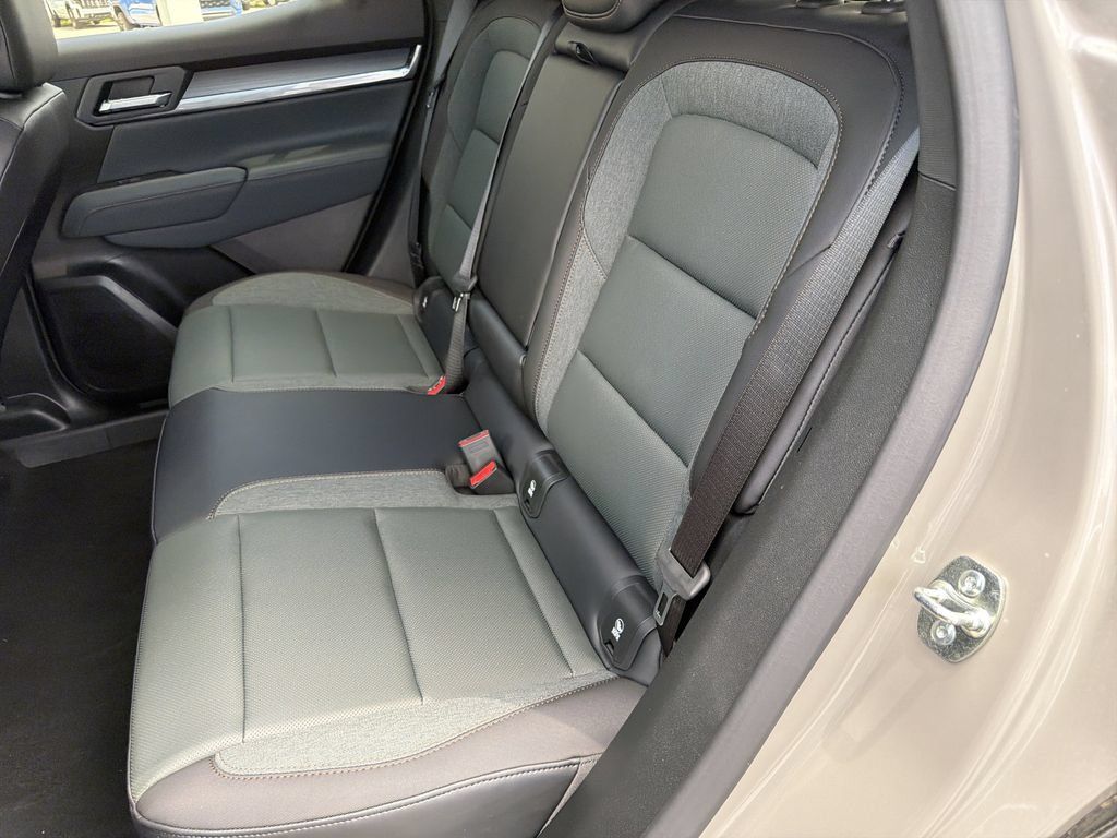New 2027 GMC Terrain AT4 w/ Technology Package II AWD/4WD image 18