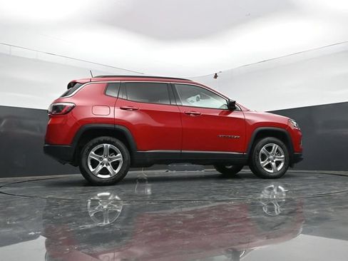 Used 2024 Jeep Compass Latitude AWD/4WD image 46