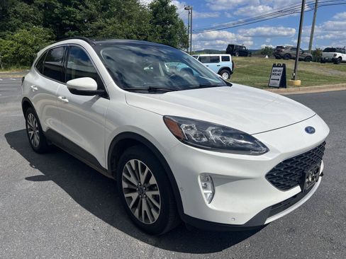Used 2020 Ford Escape Titanium w/ Titanium Premium Package 2.0 AWD/4WD image 6