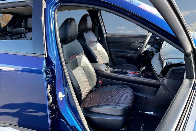 Used 2025 Nissan Kicks SR FWD image 27