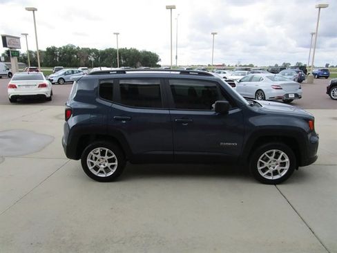 Used 2022 Jeep Renegade Latitude w/ Convenience Group image 7