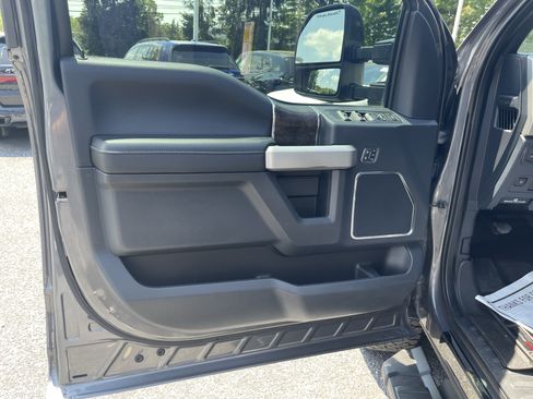 Used 2022 Ford F250 Lariat w/ Black Appearance Package AWD/4WD image 10