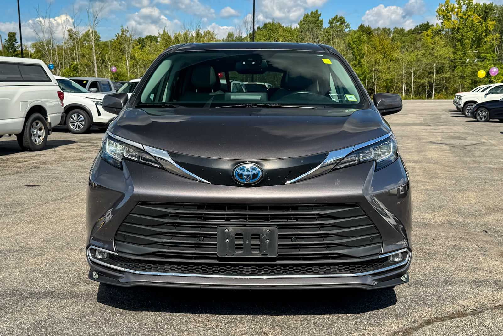 Used 2021 Toyota Sienna XLE FWD image 7