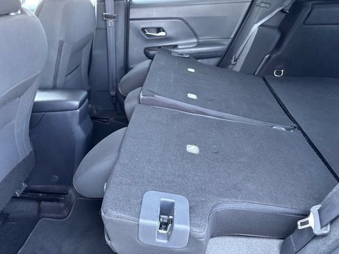 Used 2025 Nissan Kicks SV AWD/4WD image 25