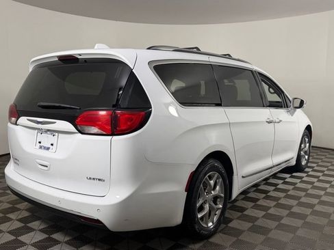 Used 2019 Chrysler Pacifica Limited FWD image 8