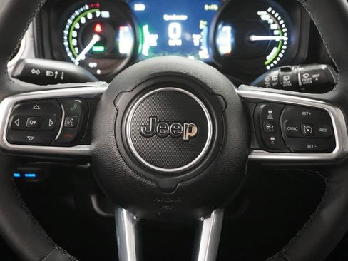 Used 2025 Jeep Wrangler Unlimited Sahara image 23