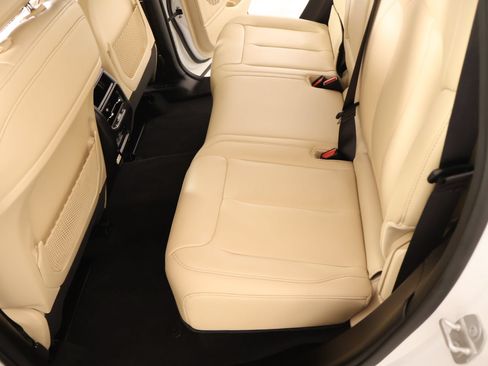 Used 2024 Jeep Grand Cherokee Limited AWD/4WD image 13